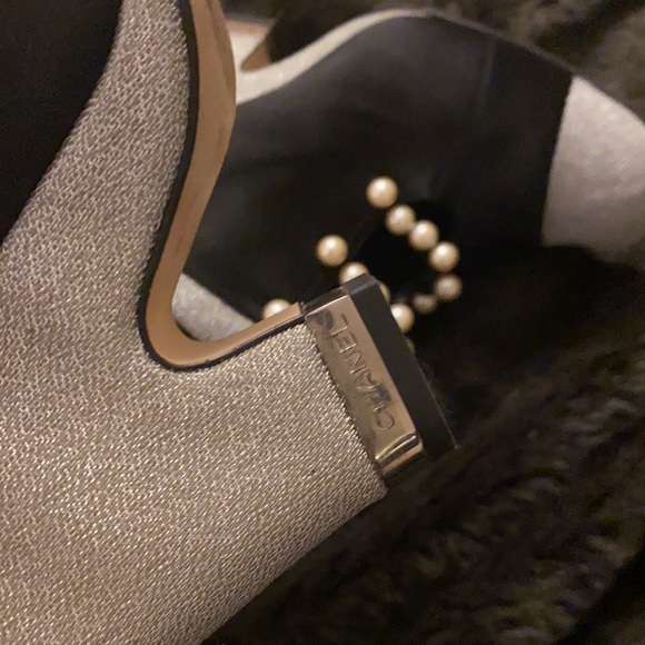 CHANEL - Picture 4 of 11